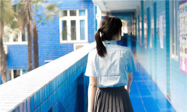 尖峰镇如何找到一个可以帮助我生孩子的女人？